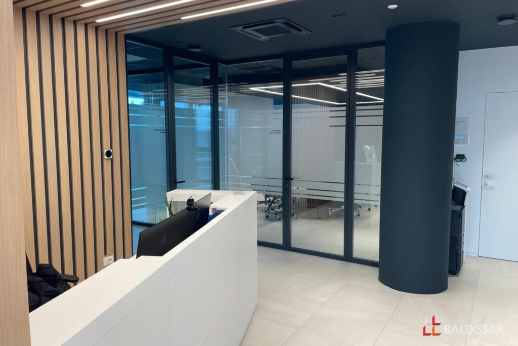 Design ufficio contemporaneo Baldissar - soluzione personalizzata